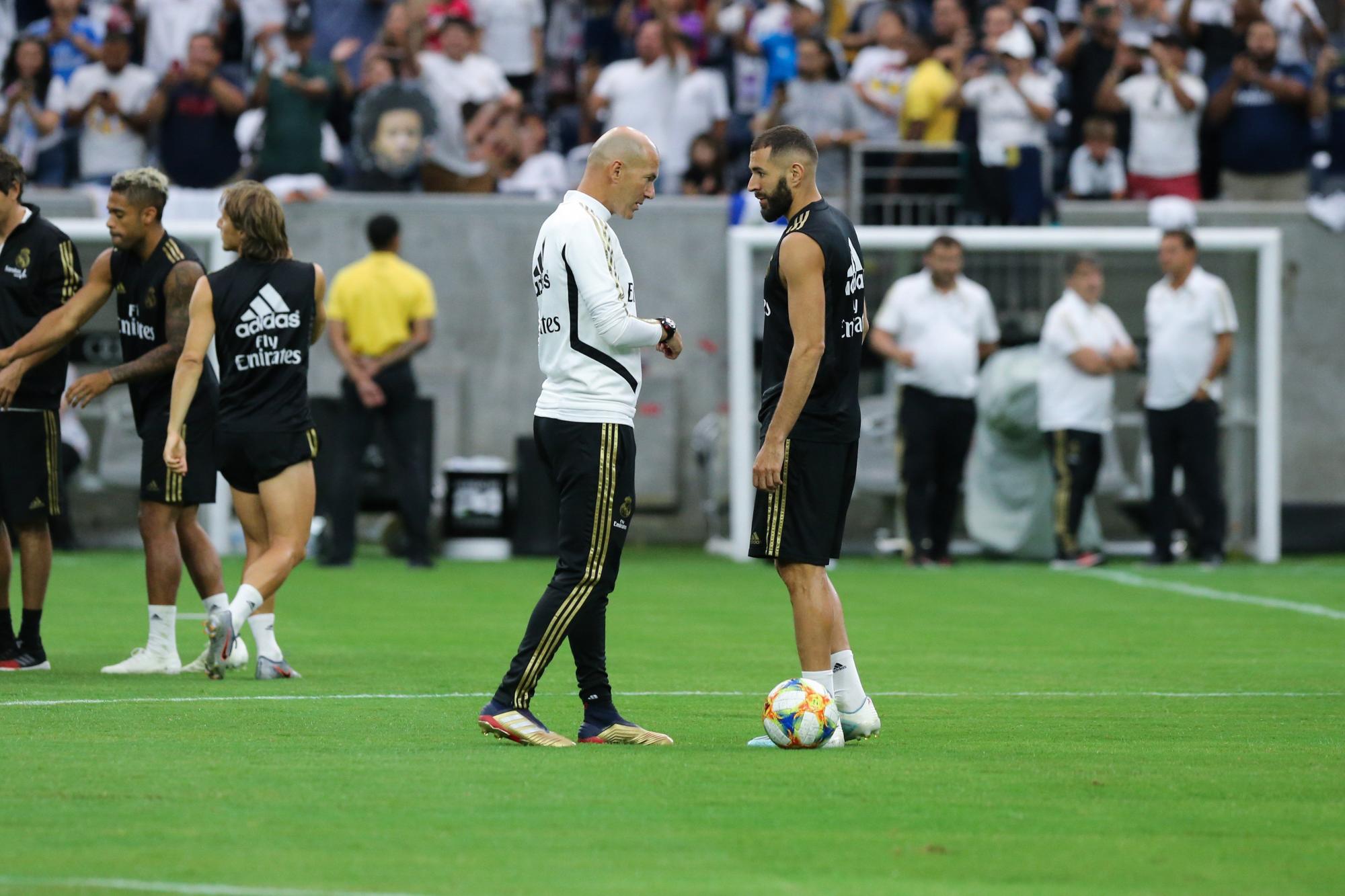 Real Madrid-Arsenal: Hazard repite como titular y Benzema y Jovic juegan juntos