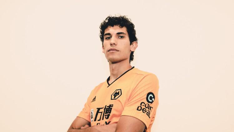 Fichajes: El Real Madrid confirma la cesión de Vallejo al Wolverhampton